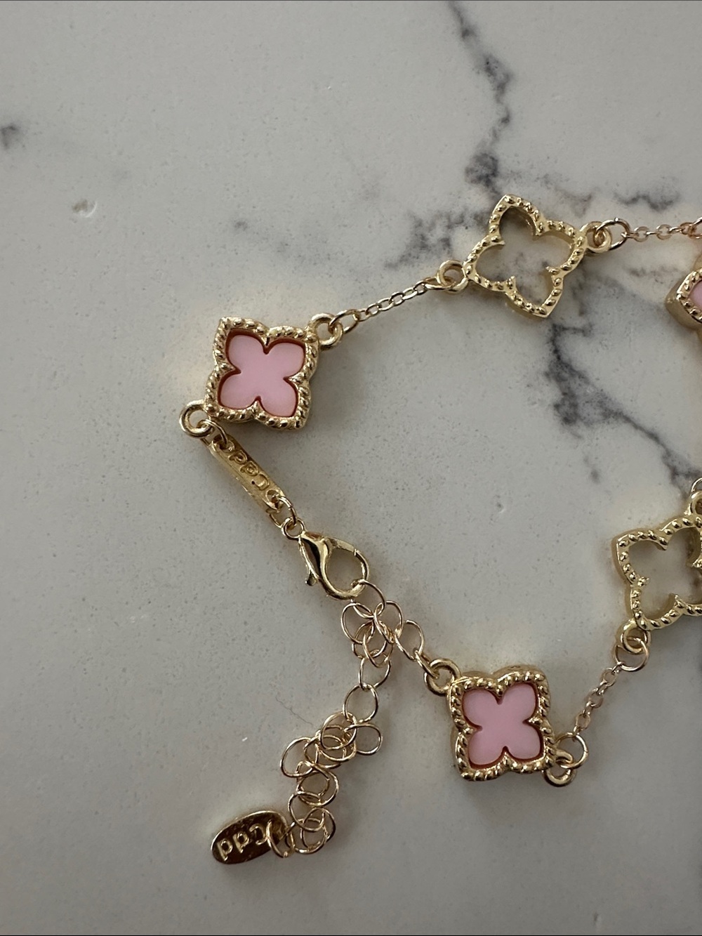 Affordable Fashion Finds Gold-Tone Bracelet with Pink Clover Motifs - Picture 3 of 3